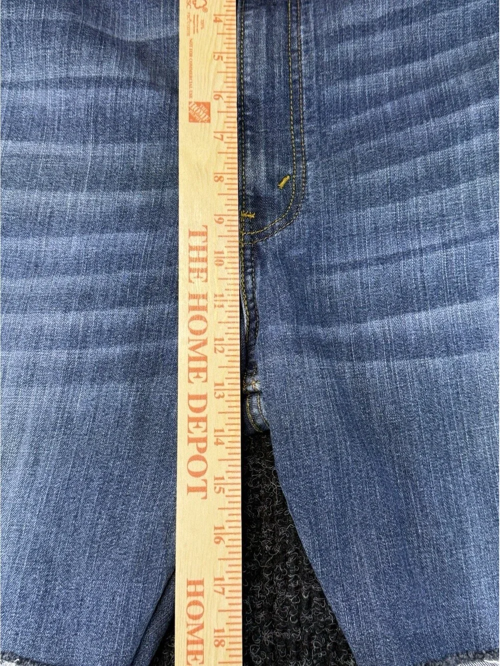 Signature by Levi Strauss & Co. Women’s Straight Mid Rise Denim Cutoff Shorts 24